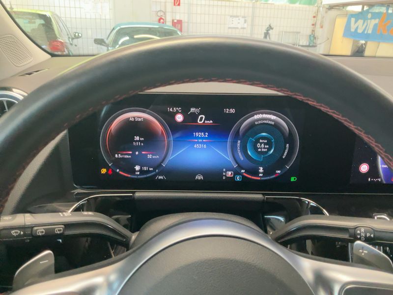 Mercedes-Benz GLA-Klasse GLA 200 4Matic AMG Line 2021 – снимка 19