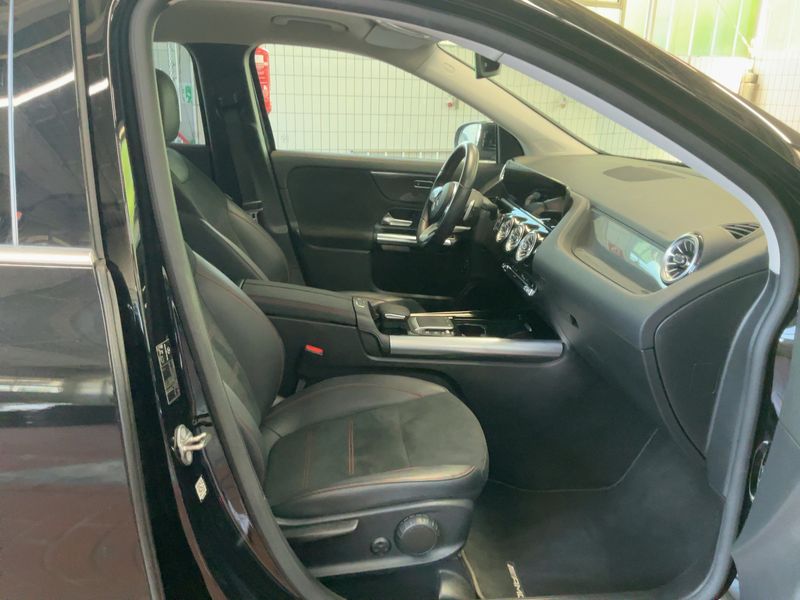 Mercedes-Benz GLA-Klasse GLA 200 4Matic AMG Line 2021 – снимка 17