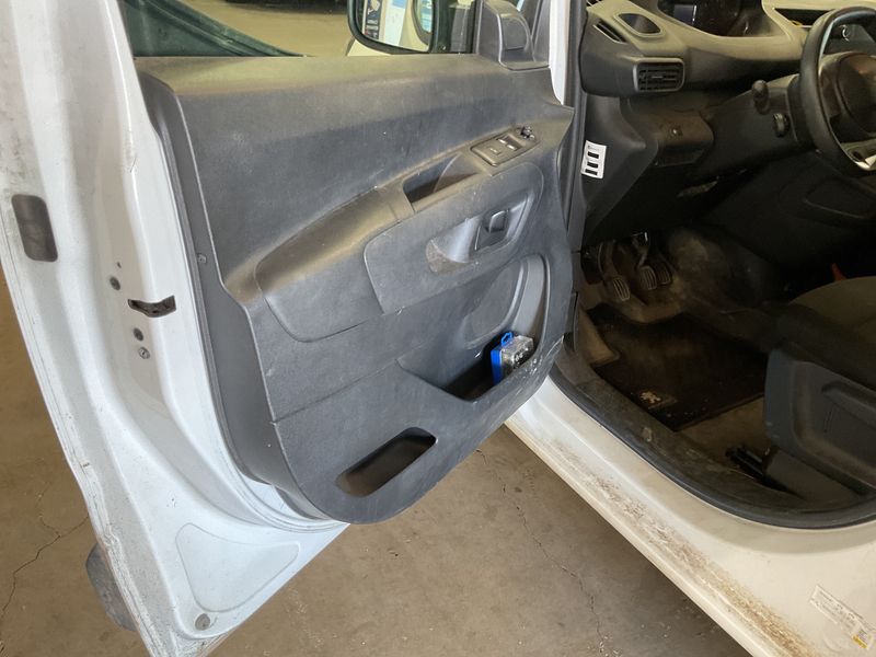 Peugeot Partner 1.5 Blue-HDi Premium L1 2020 – снимка на щета