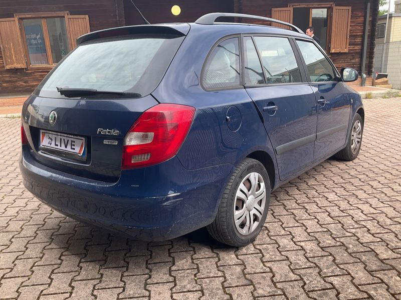 Skoda Fabia 1.2 TSI Ambition 2012 – снимка 2
