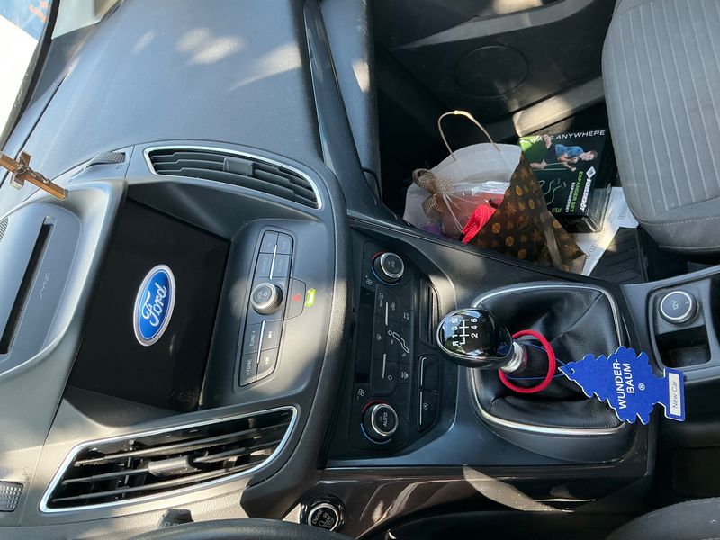 Ford Grand C-Max 1.5 TDCi Titanium 2017 – снимка 40