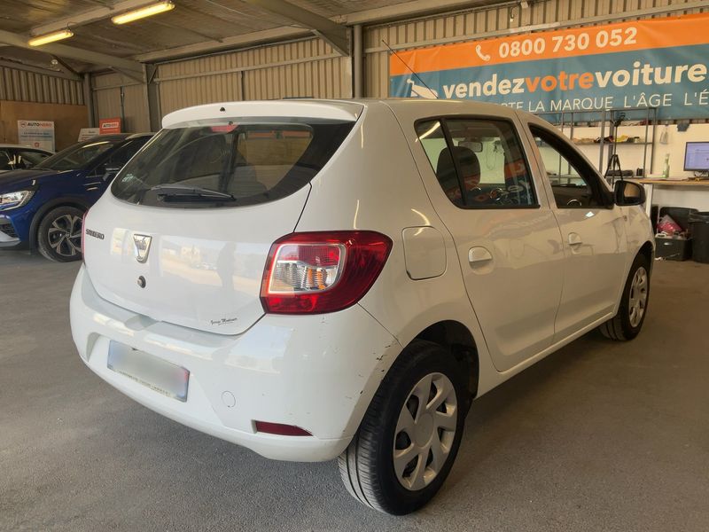 Dacia Sandero 1.2 Laureate 2015 – снимка 8