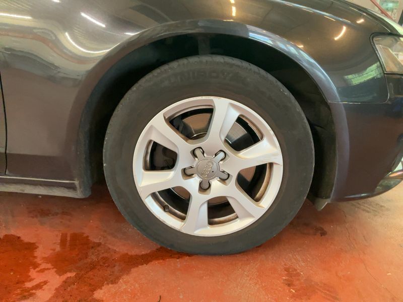 Audi A4 2.0 TDI 2010 – снимка 20