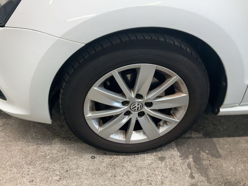 Volkswagen Polo 1.4 TDI Comfortline BlueMotion Tech 2015 – снимка 3