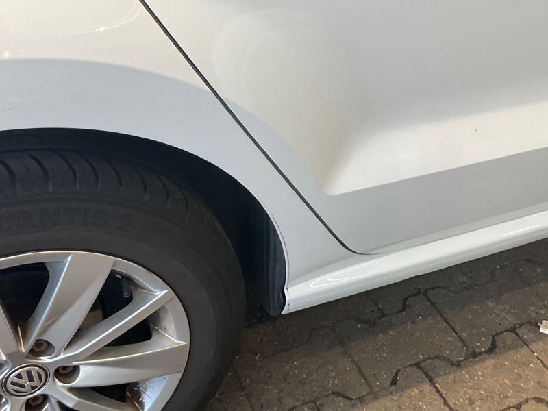 Volkswagen Polo 1.4 TDI Comfortline BlueMotion Tech 2015 – снимка 23