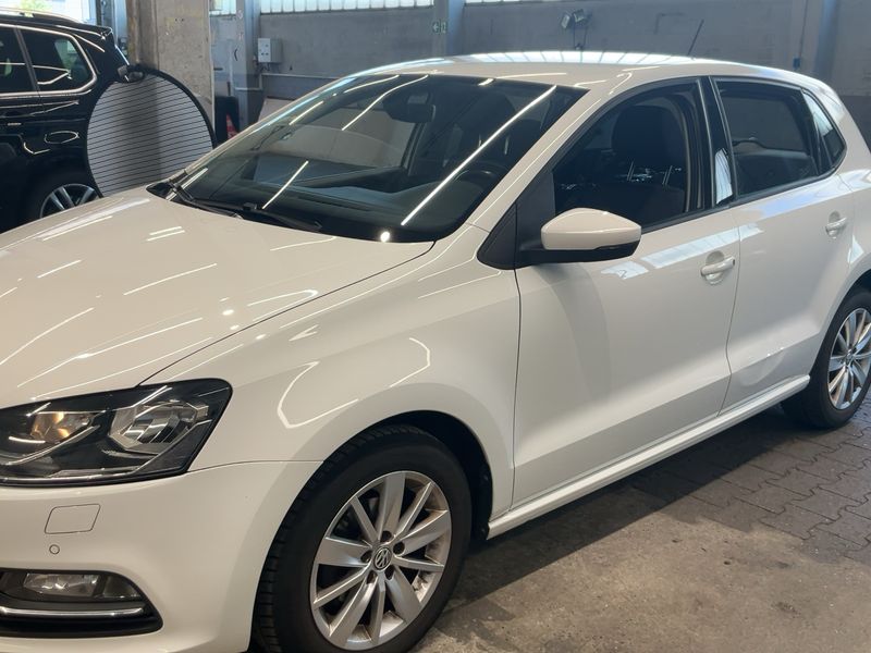 Volkswagen Polo 1.4 TDI Comfortline BlueMotion Tech 2015 – снимка 2