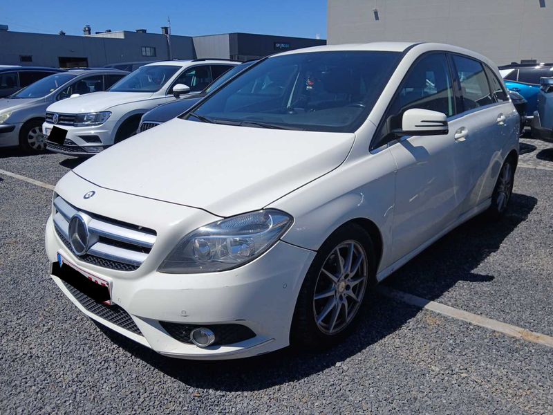 Mercedes-Benz B-Klasse B 180 2013 – снимка 1