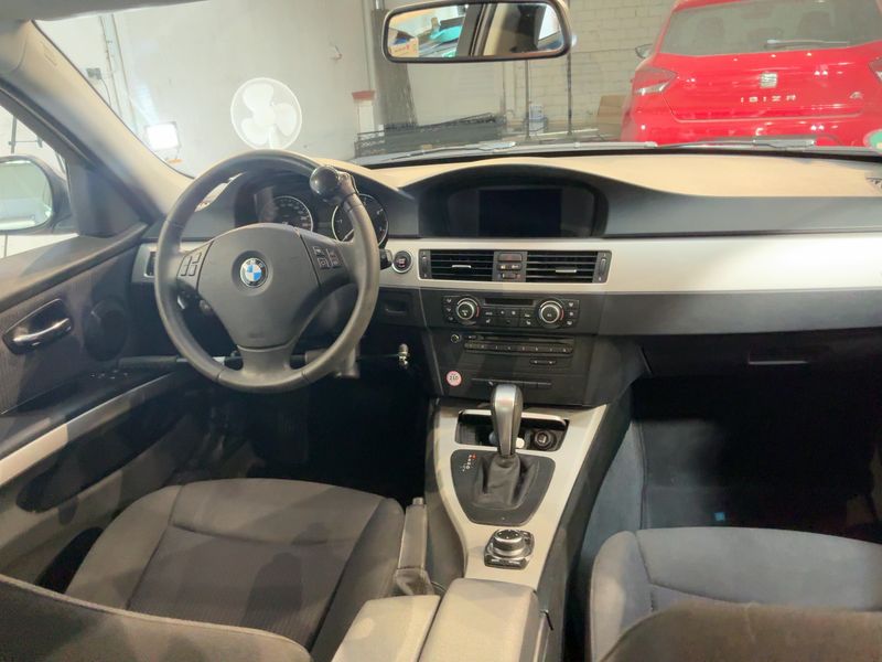BMW 3er 318d 2011 – снимка 18
