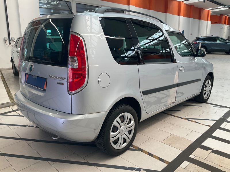 Skoda Roomster 1.2 TSI Style Plus Edition 2011 – снимка 2