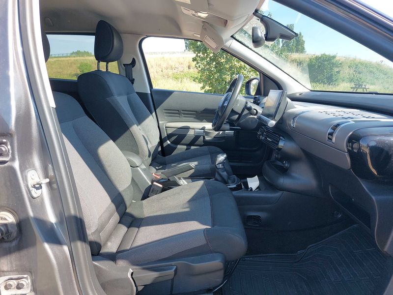 Citroen C4 Cactus 1.2 e-THP Shine 2018 – снимка 10