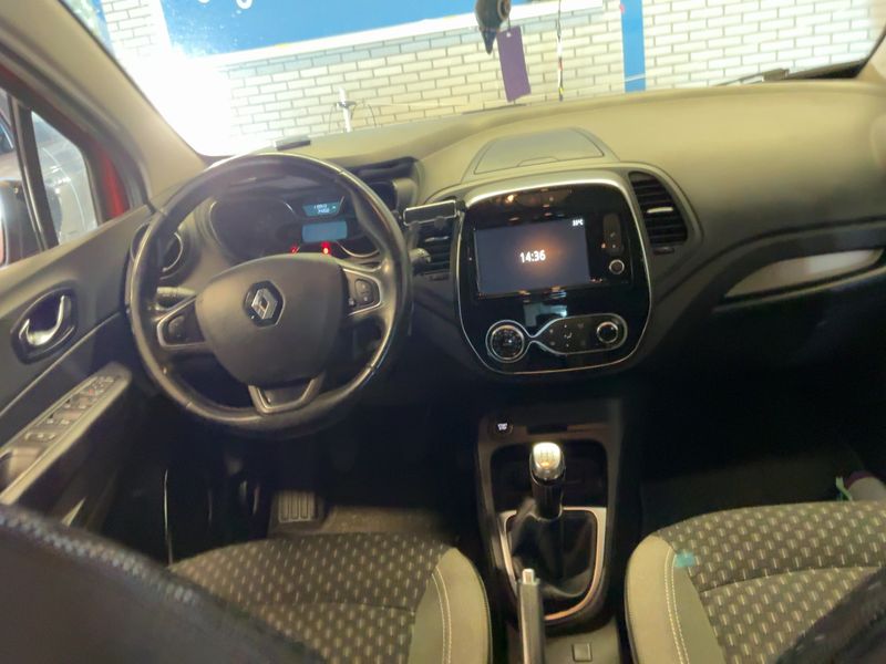 Renault Captur 0.9 Energy Zen 2018 – снимка 17