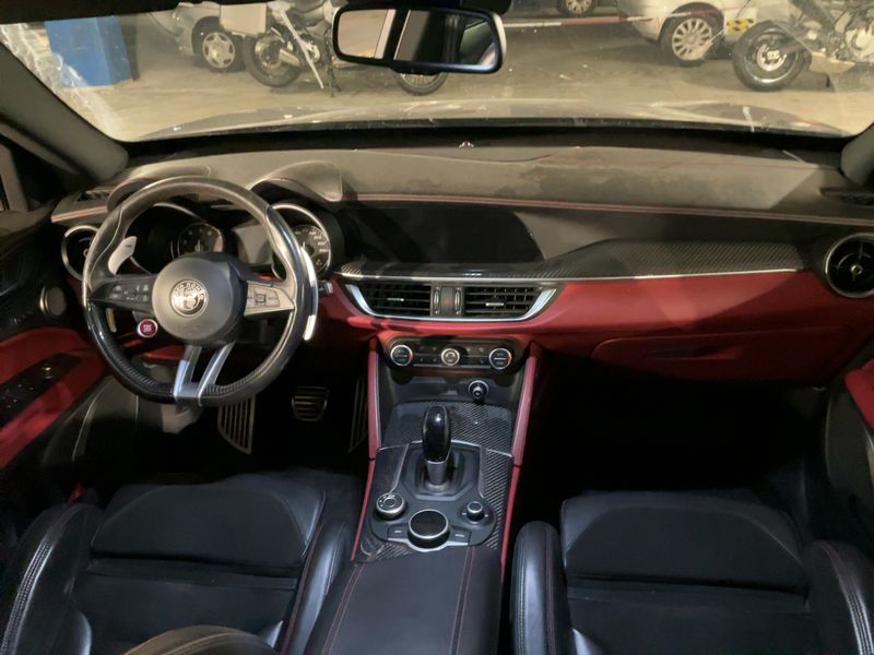 Alfa Romeo Stelvio 2.9 V6 Bi-Turbo Quadrifoglio Q4 2018 – снимка 17