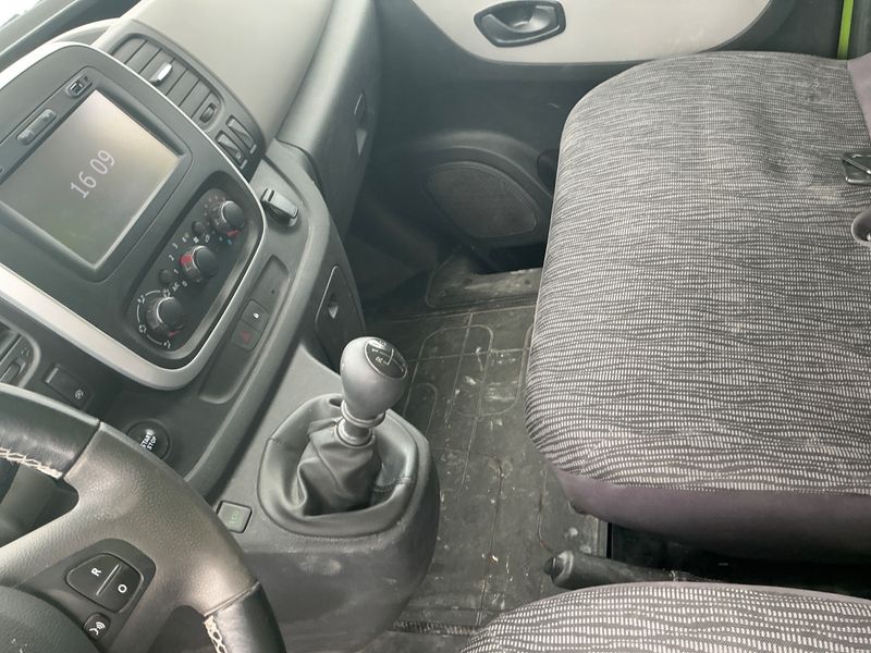 Renault Trafic 1.6 dCi Energy L2H1 2,9t Komfort 2018 – снимка 28