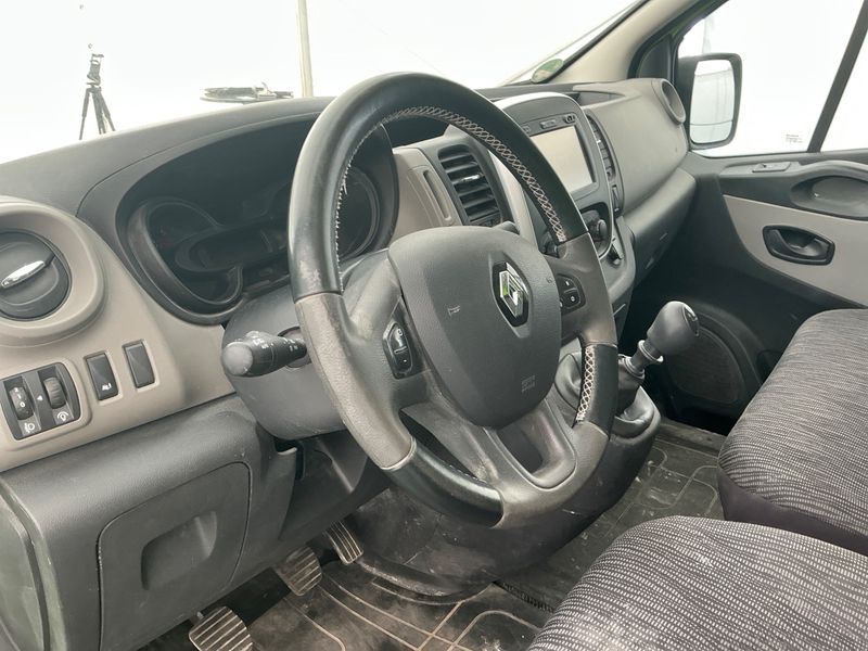 Renault Trafic 1.6 dCi Energy L2H1 2,9t Komfort 2018 – снимка 33
