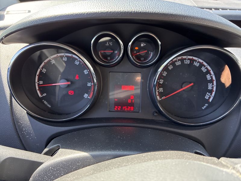 Opel Meriva 1.4 Turbo Design Edition 2011 – снимка 12