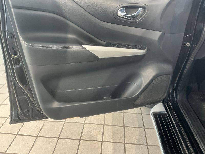 Nissan NP300 Pick-up 2.3 dCi Tekna Double Cab 4x4 2018 – снимка 26