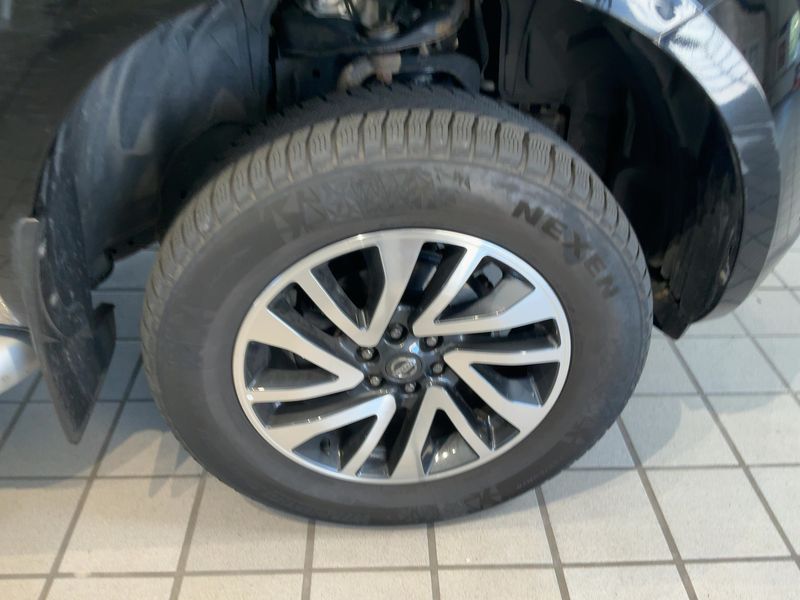 Nissan NP300 Pick-up 2.3 dCi Tekna Double Cab 4x4 2018 – снимка 11