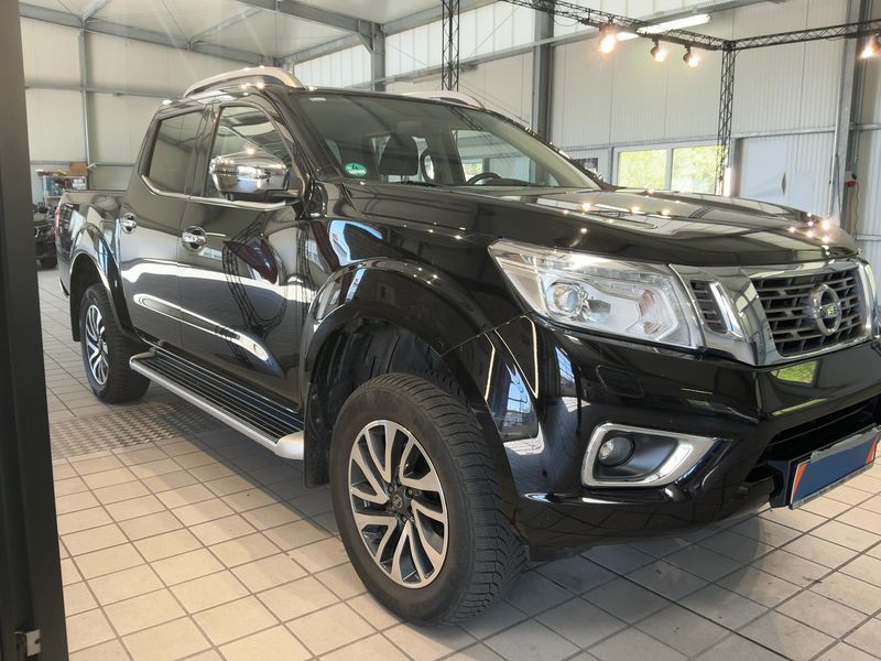 Nissan NP300 Pick-up 2.3 dCi Tekna Double Cab 4x4 2018 – снимка 12