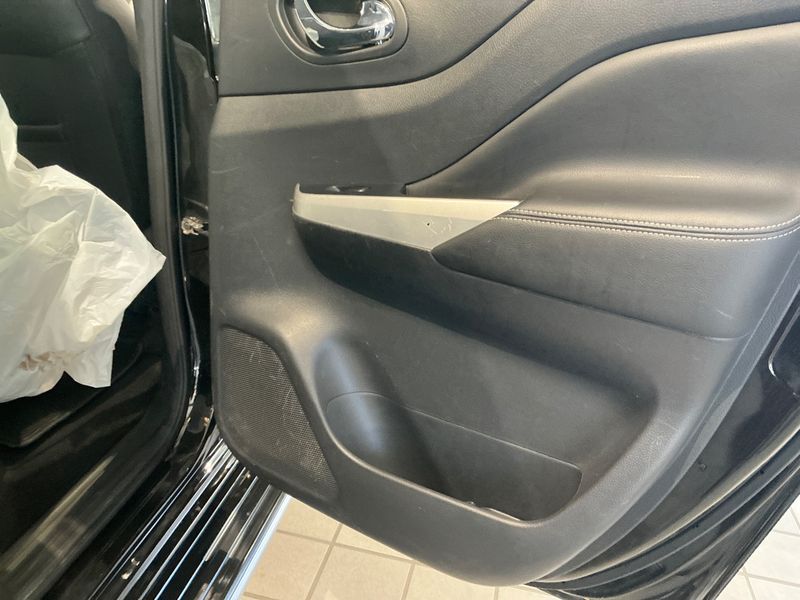 Nissan NP300 Pick-up 2.3 dCi Tekna Double Cab 4x4 2018 – снимка 24