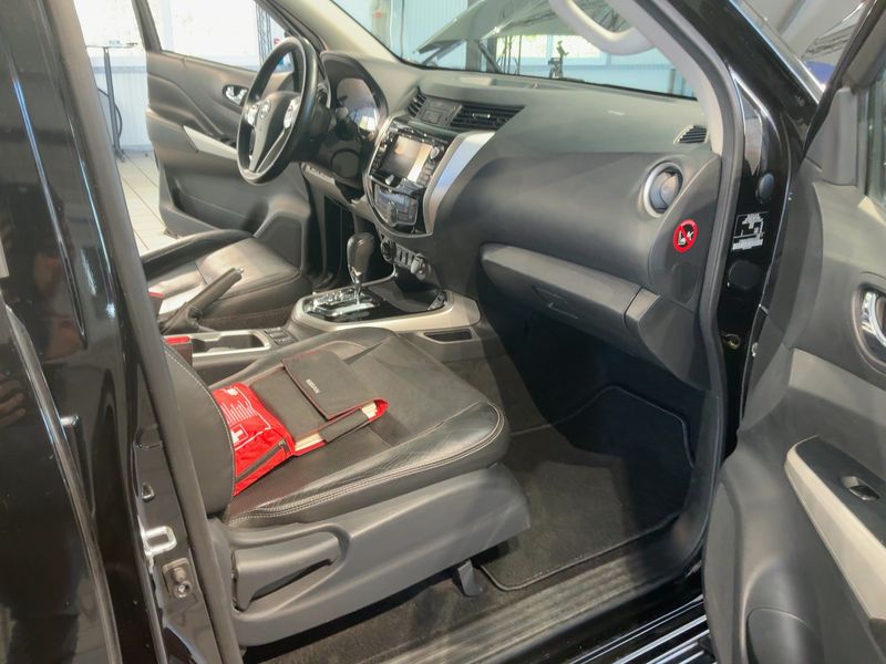 Nissan NP300 Pick-up 2.3 dCi Tekna Double Cab 4x4 2018 – снимка 17