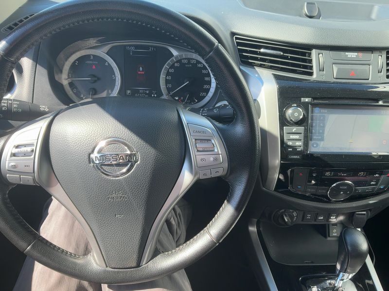 Nissan NP300 Pick-up 2.3 dCi Tekna Double Cab 4x4 2018 – снимка 18