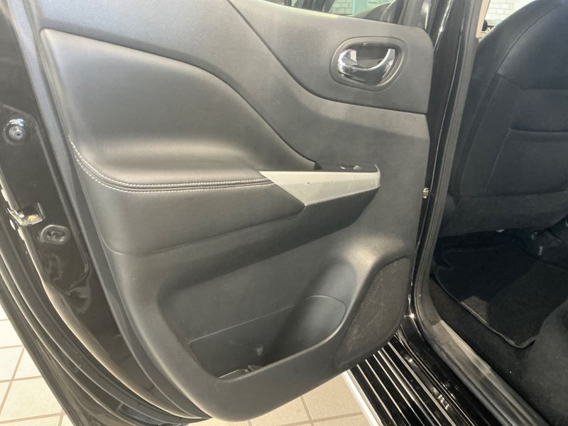 Nissan NP300 Pick-up 2.3 dCi Tekna Double Cab 4x4 2018 – снимка 23
