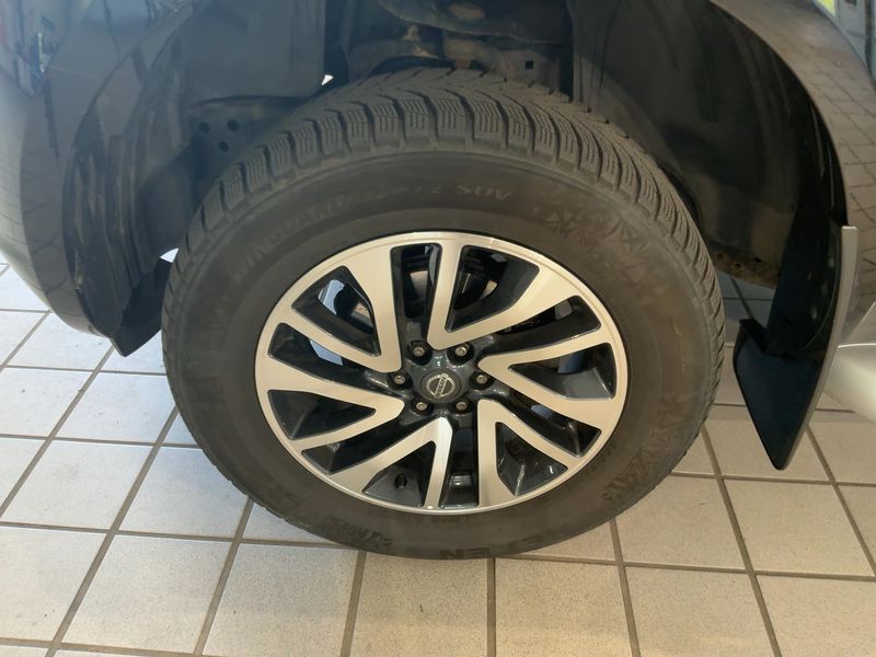 Nissan NP300 Pick-up 2.3 dCi Tekna Double Cab 4x4 2018 – снимка 3