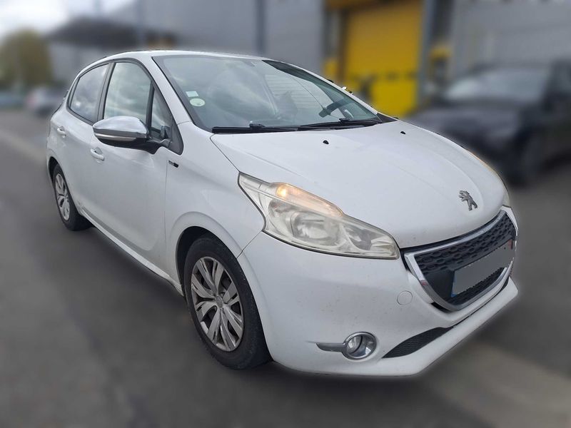 Peugeot 208 1.6 HDi Style 2015 – снимка 6
