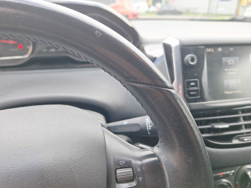 Peugeot 208 1.6 HDi Style 2015 – снимка 34