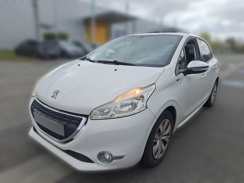 Peugeot 208 1.6 HDi Style 2015 – снимка 1
