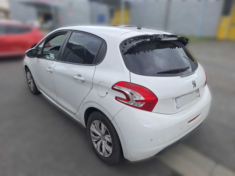 Peugeot 208 1.6 HDi Style 2015 – снимка 3