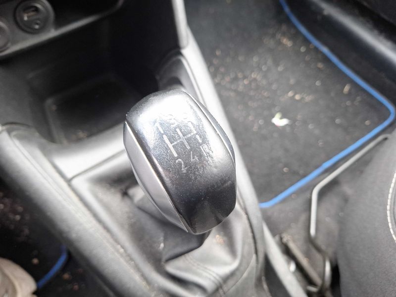 Peugeot 208 1.6 HDi Style 2015 – снимка 38