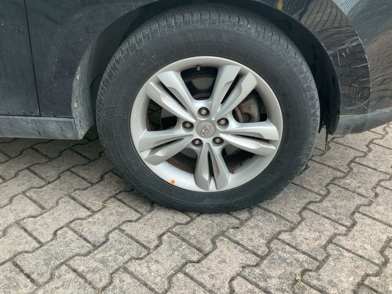 Hyundai ix35 2.0 CRDi Comfort AWD 2014 – снимка 11