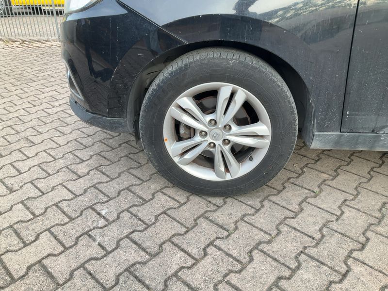 Hyundai ix35 2.0 CRDi Comfort AWD 2014 – снимка 3