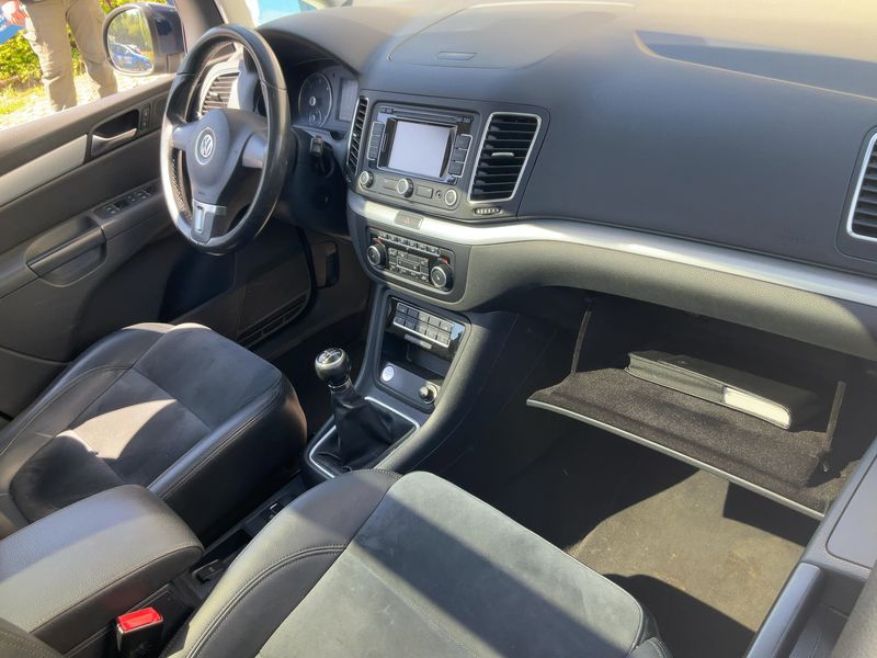 Volkswagen Sharan 2.0 TDI Highline BlueMotion Tech 2011 – снимка 17