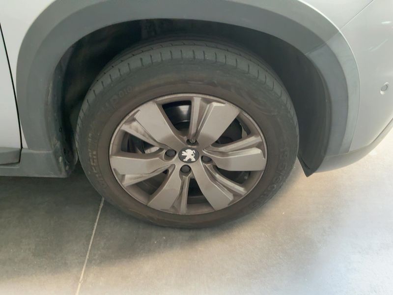 Peugeot 2008 1.2 PureTech Allure 2017 – снимка 11