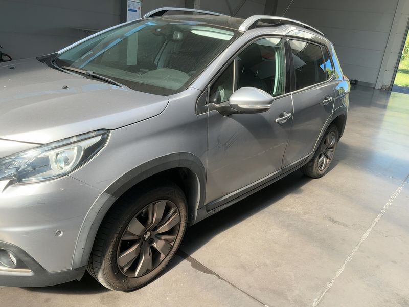 Peugeot 2008 1.2 PureTech Allure 2017 – снимка 2