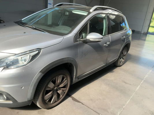Peugeot 2008 1.2 PureTech Allure 2017 – снимка 2
