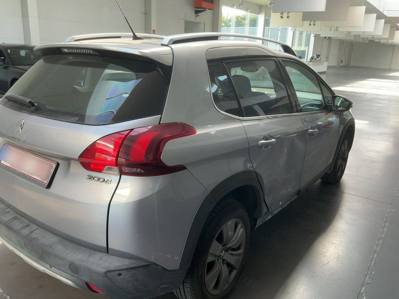 Peugeot 2008 1.2 PureTech Allure 2017 – снимка 8