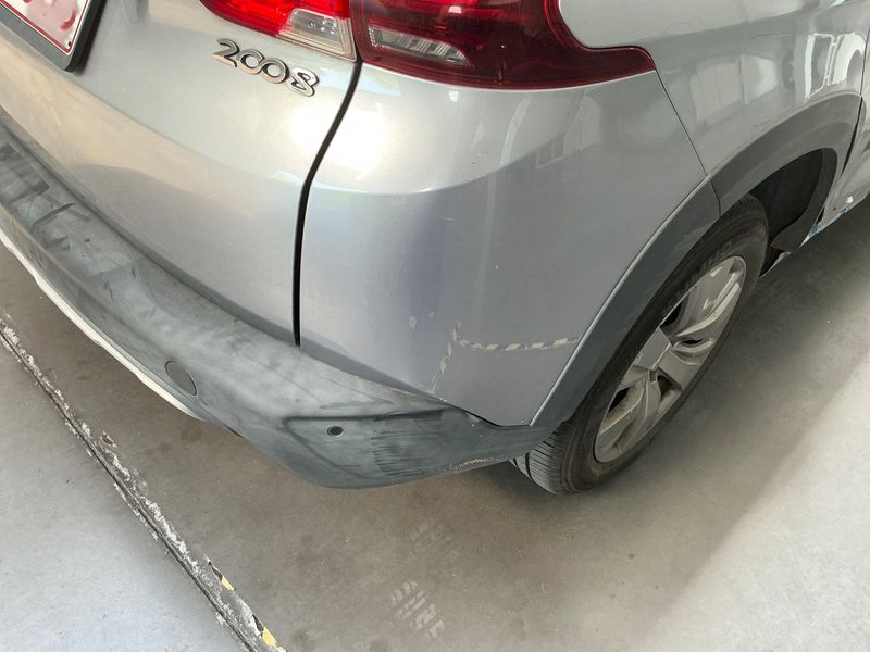 Peugeot 2008 1.2 PureTech Allure 2017 – снимка 41