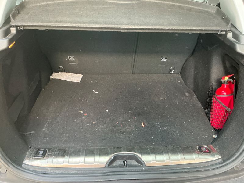 Peugeot 2008 1.2 PureTech Allure 2017 – снимка 34