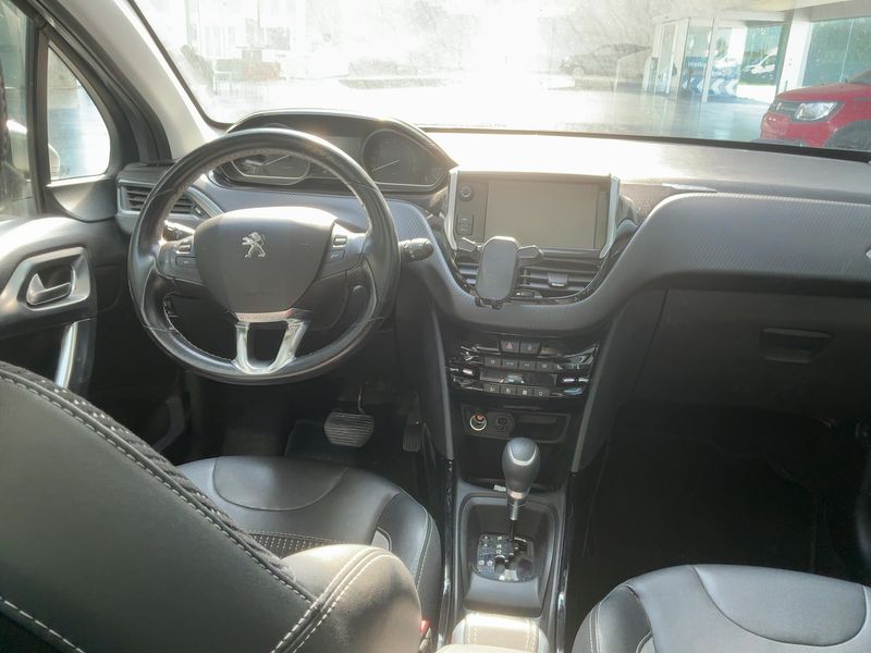 Peugeot 2008 1.2 PureTech Allure 2017 – снимка 17