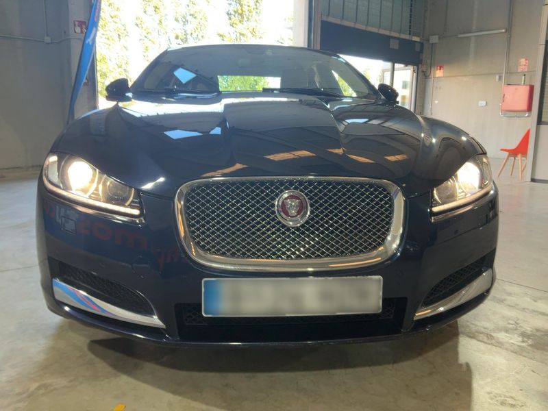 Jaguar XF 2.2 D 2014 – снимка 14