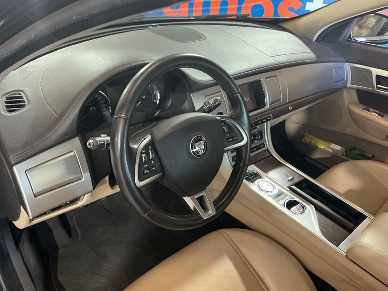 Jaguar XF 2.2 D 2014 – снимка 26
