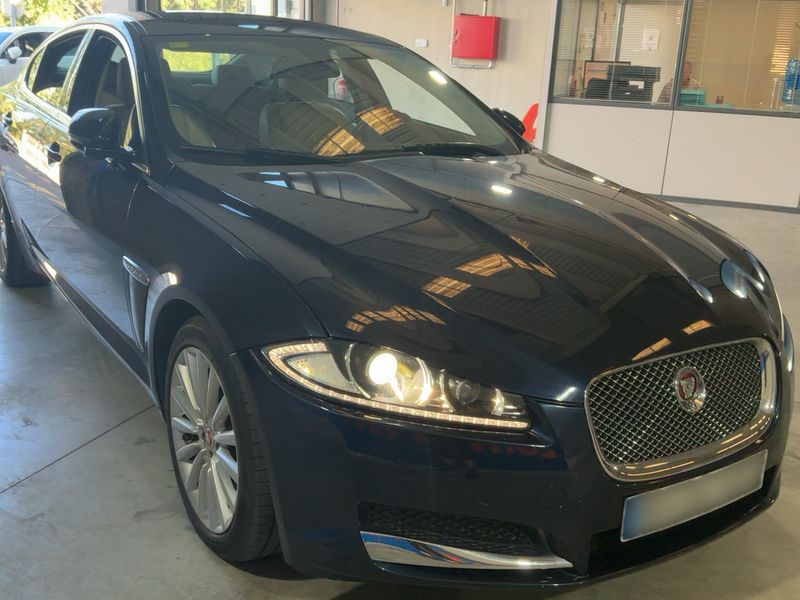 Jaguar XF 2.2 D 2014 – снимка 12