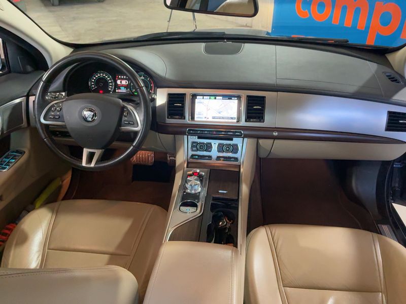 Jaguar XF 2.2 D 2014 – снимка 17
