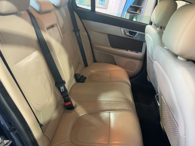 Jaguar XF 2.2 D 2014 – снимка 19