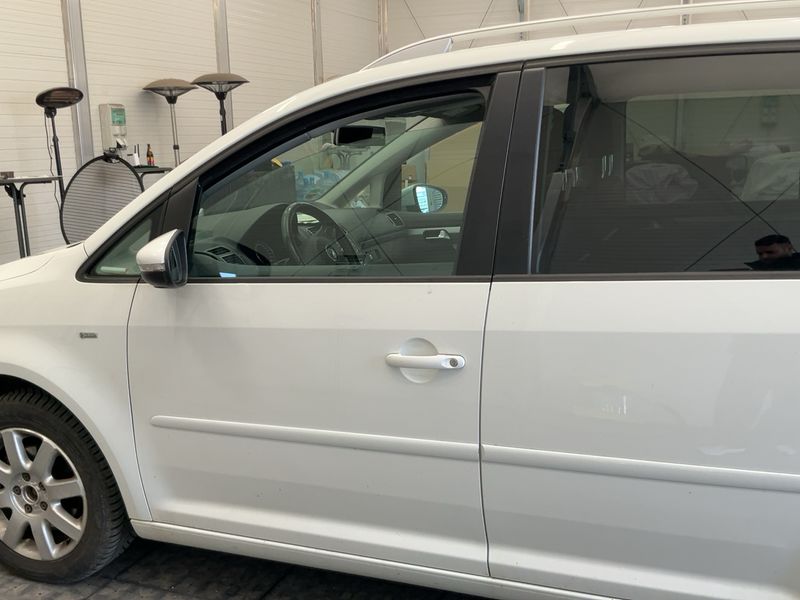 Volkswagen Touran 1.6 TDI Cup 2014 – снимка 4