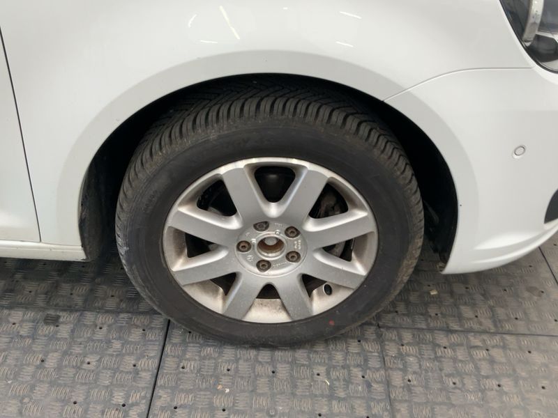 Volkswagen Touran 1.6 TDI Cup 2014 – снимка 11