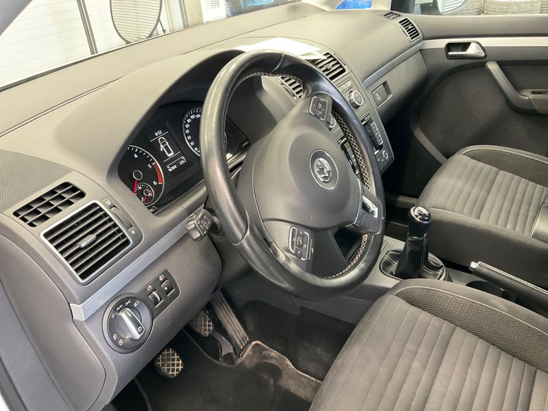 Volkswagen Touran 1.6 TDI Cup 2014 – снимка 44